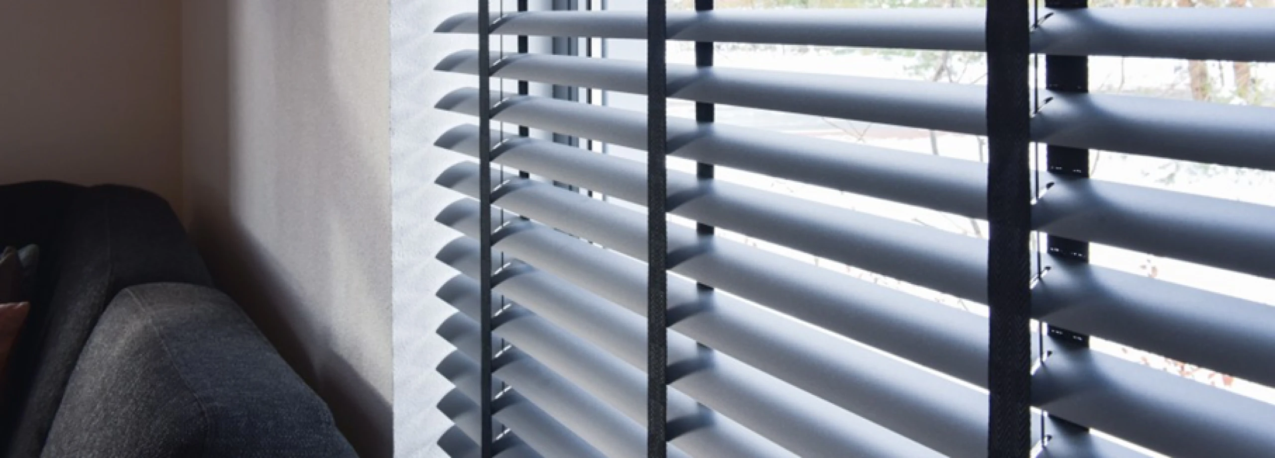 Level | aluminium jaloezieën 