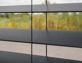 Hout en foam jaloezieën